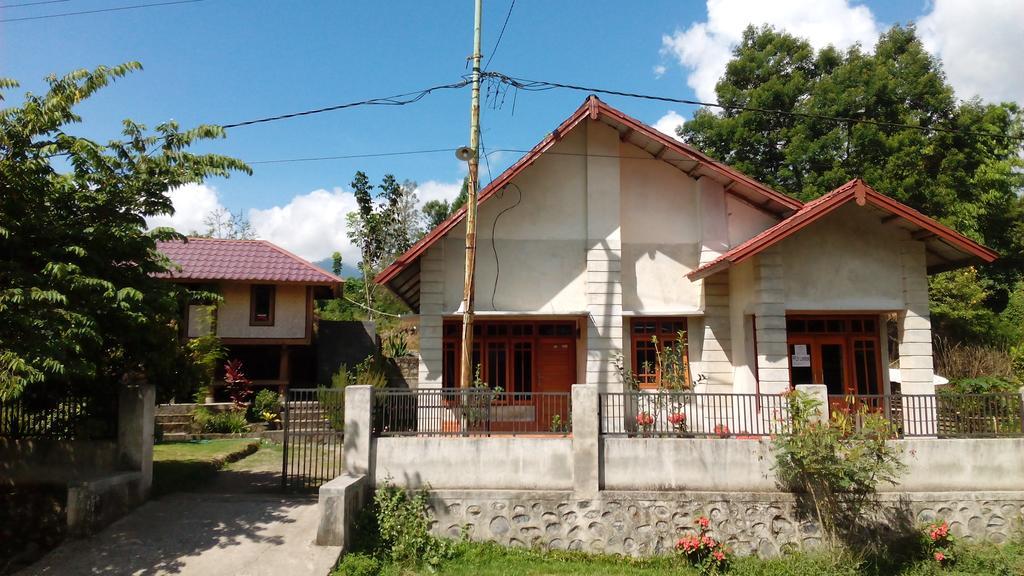 Radiya Guesthouse Sembalunlawang Eksteriør billede